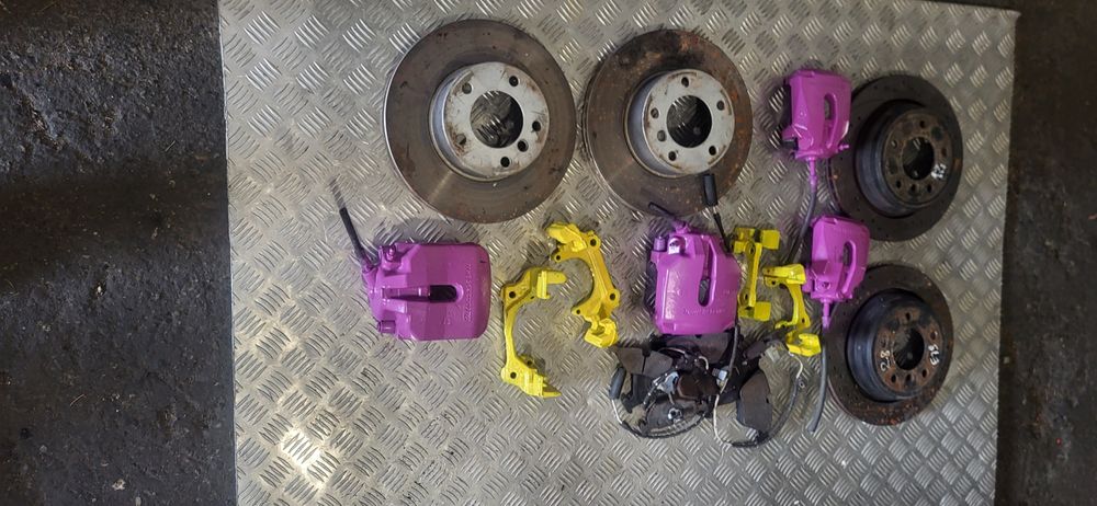 BMW E 39 2.8 Benzyna  swap  Komplet tarcz i zacisków