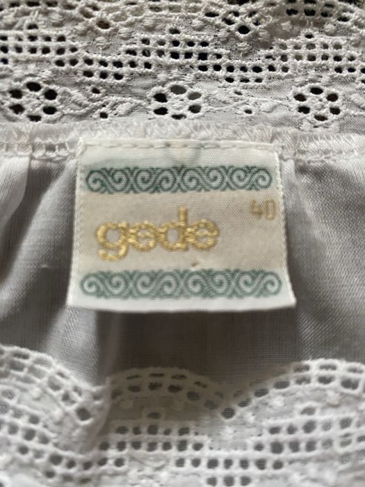 Блузка жіноча біла