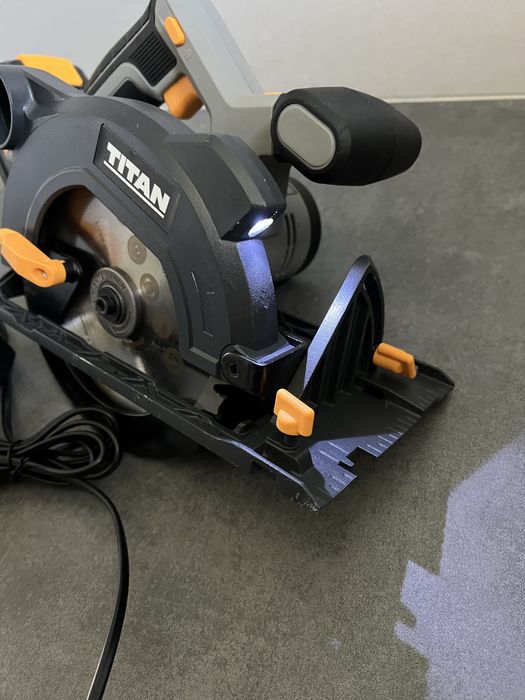 Акум.пила ,паркетка Titan TT 1940CSW