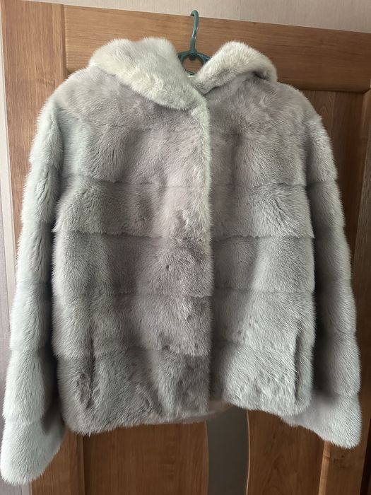 Шикарный норковый полушубок с капюшоном