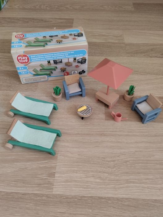 Mebelki drewniane ogrodowe do domku dla lalek PlayTive