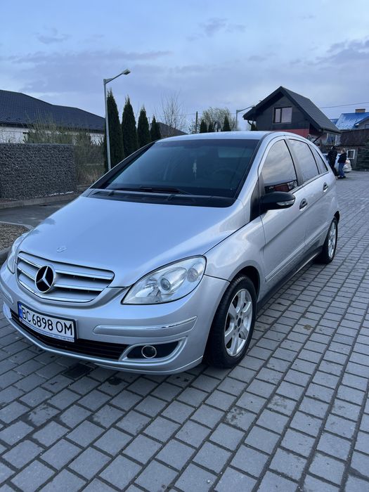 Мерседес В 180 у гарному стані!!!