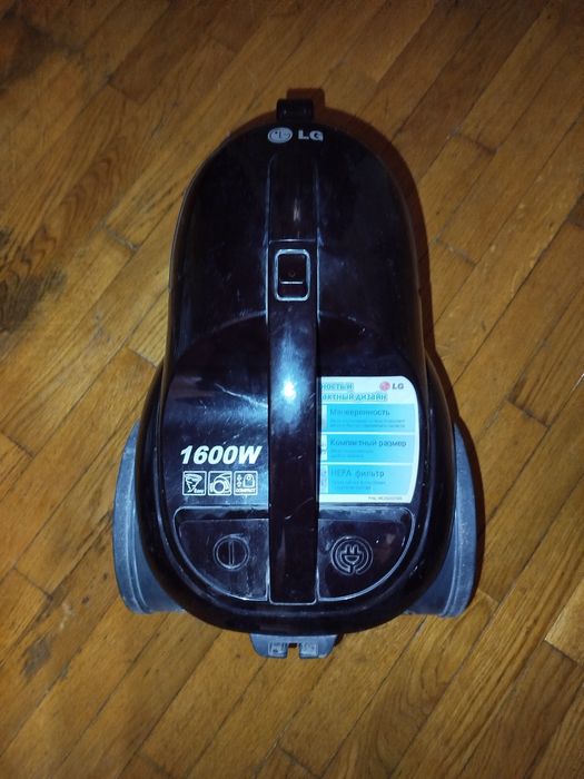 Пылесос LG VK70167N.
