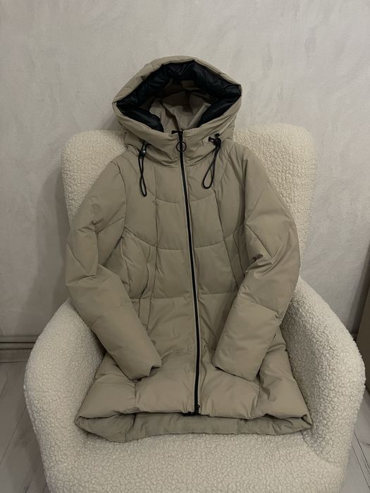 Жіноча зимова куртка, пуховик