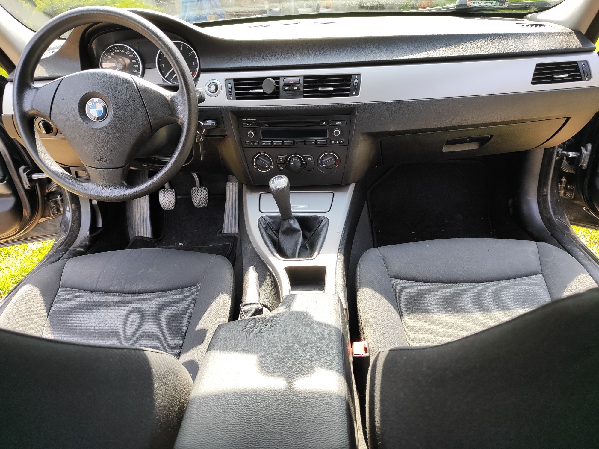 BMW E90 320i 2.0