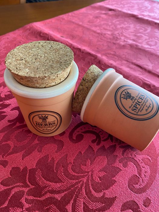 Conjunto em terracotta portuguesa para cozinha