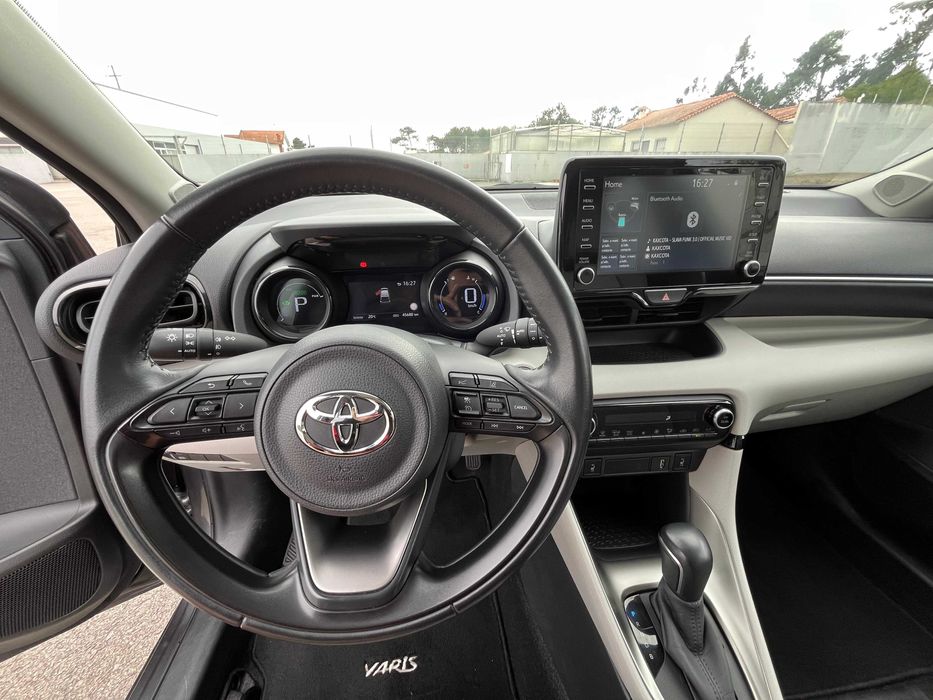 Toyota Yaris 1.5 HDF Hybrid 2023 – Excelente Estado