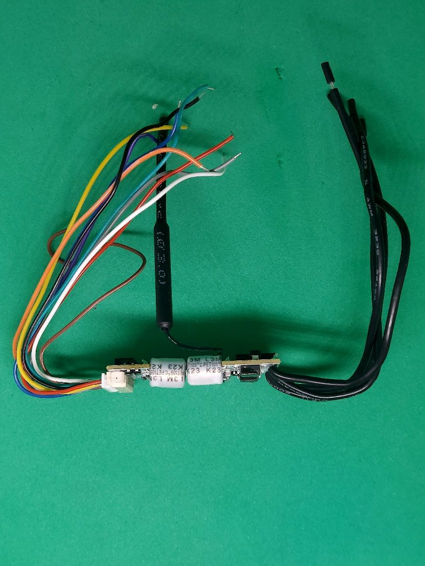 Shelly Plus Uni - uniwersalny moduł WiFi/Bluetooth -