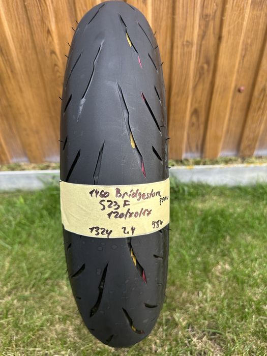 120/70ZR17 мотошини, склад мотошин