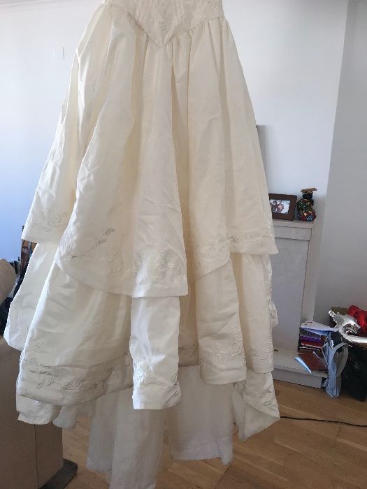 Vestido de noiva com oferta dos sapatos num 37