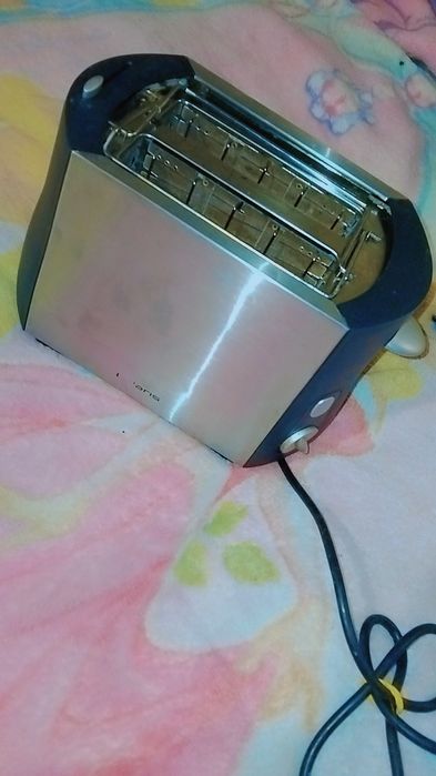 Тостер  хороший кухонный