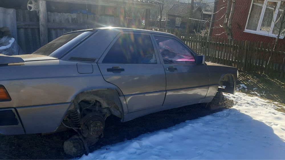 Продам мерседес 190 с не на ходу