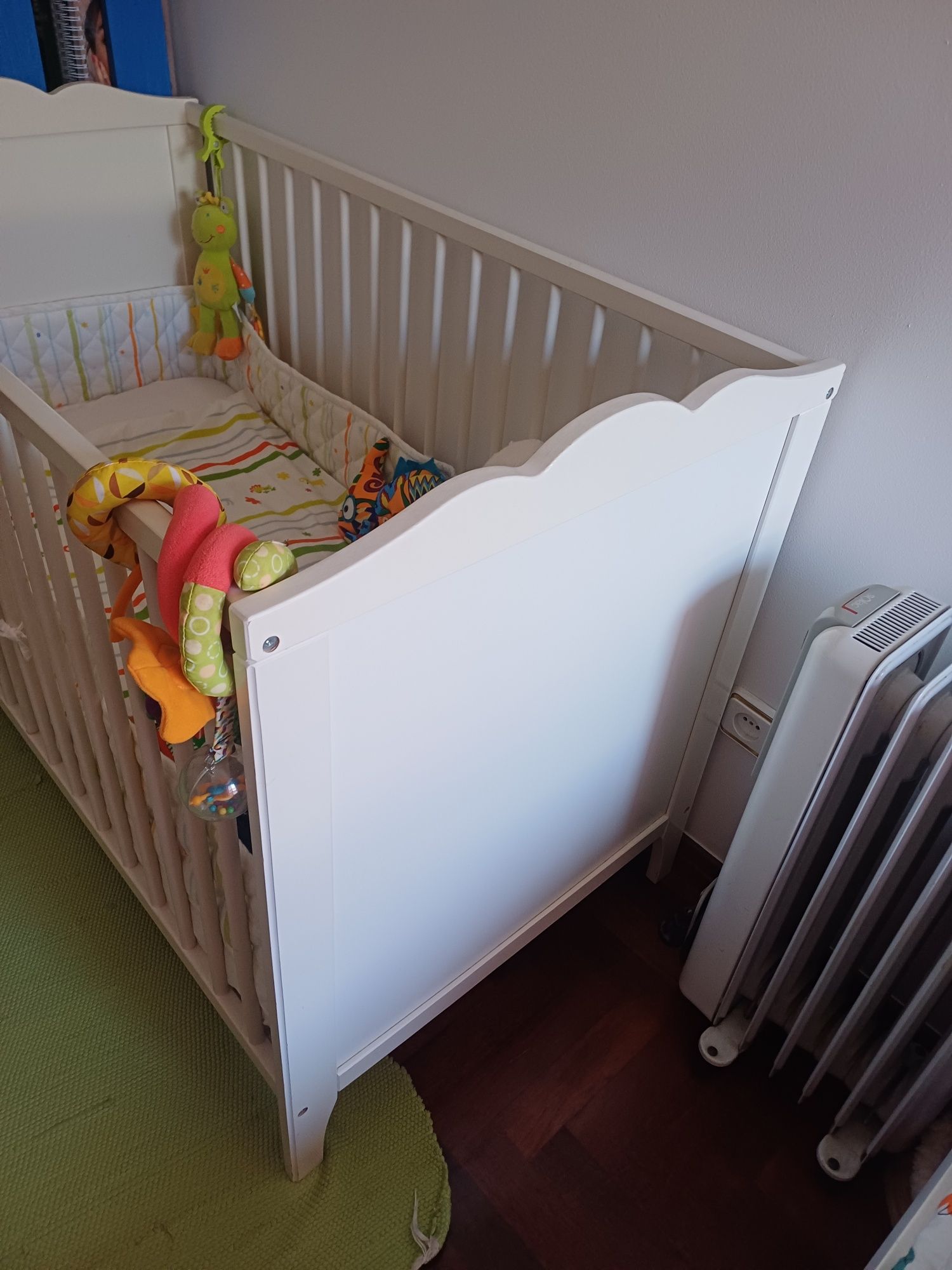Berço / cama grades ikea + colchão