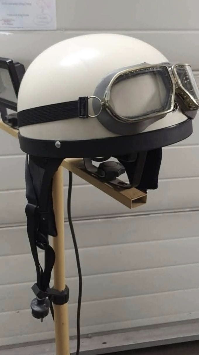Kask orzeszek gogle prl
