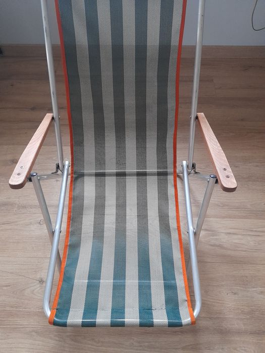 Leżak plażowy składany.