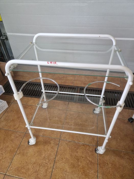 Wózek medyczny na kółkach