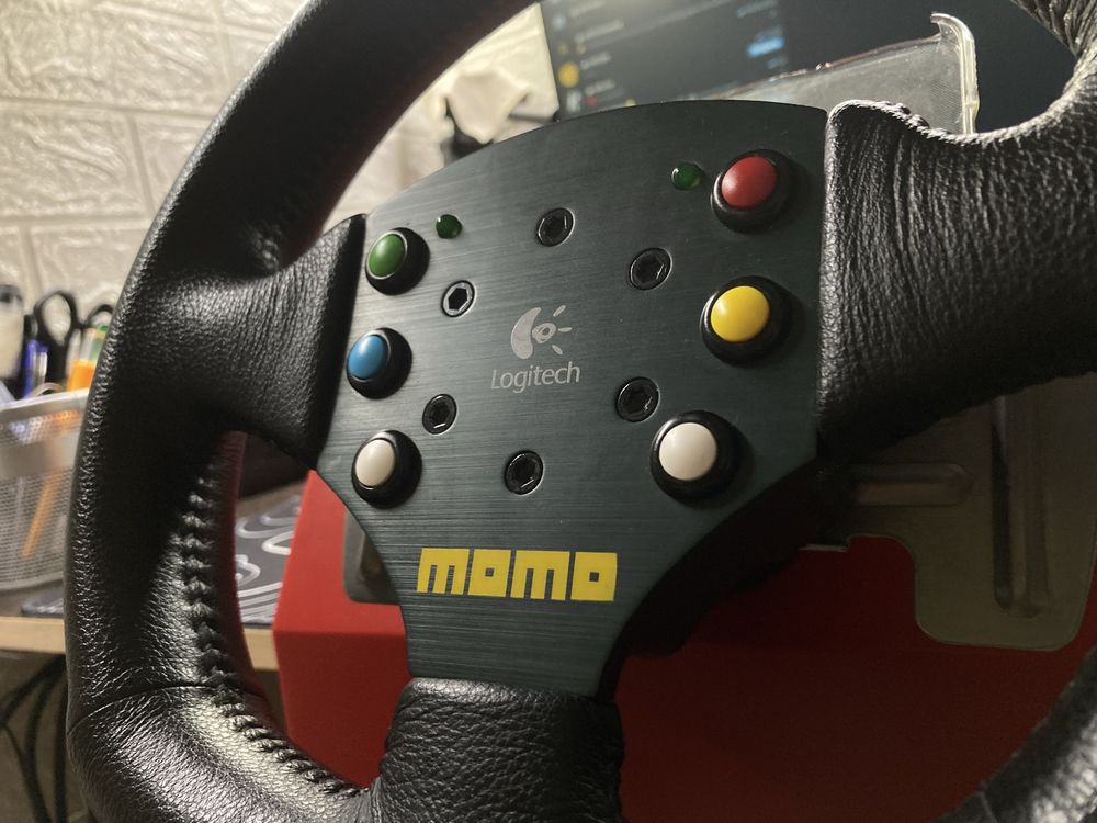 Logitech MOMO Force GT кермо