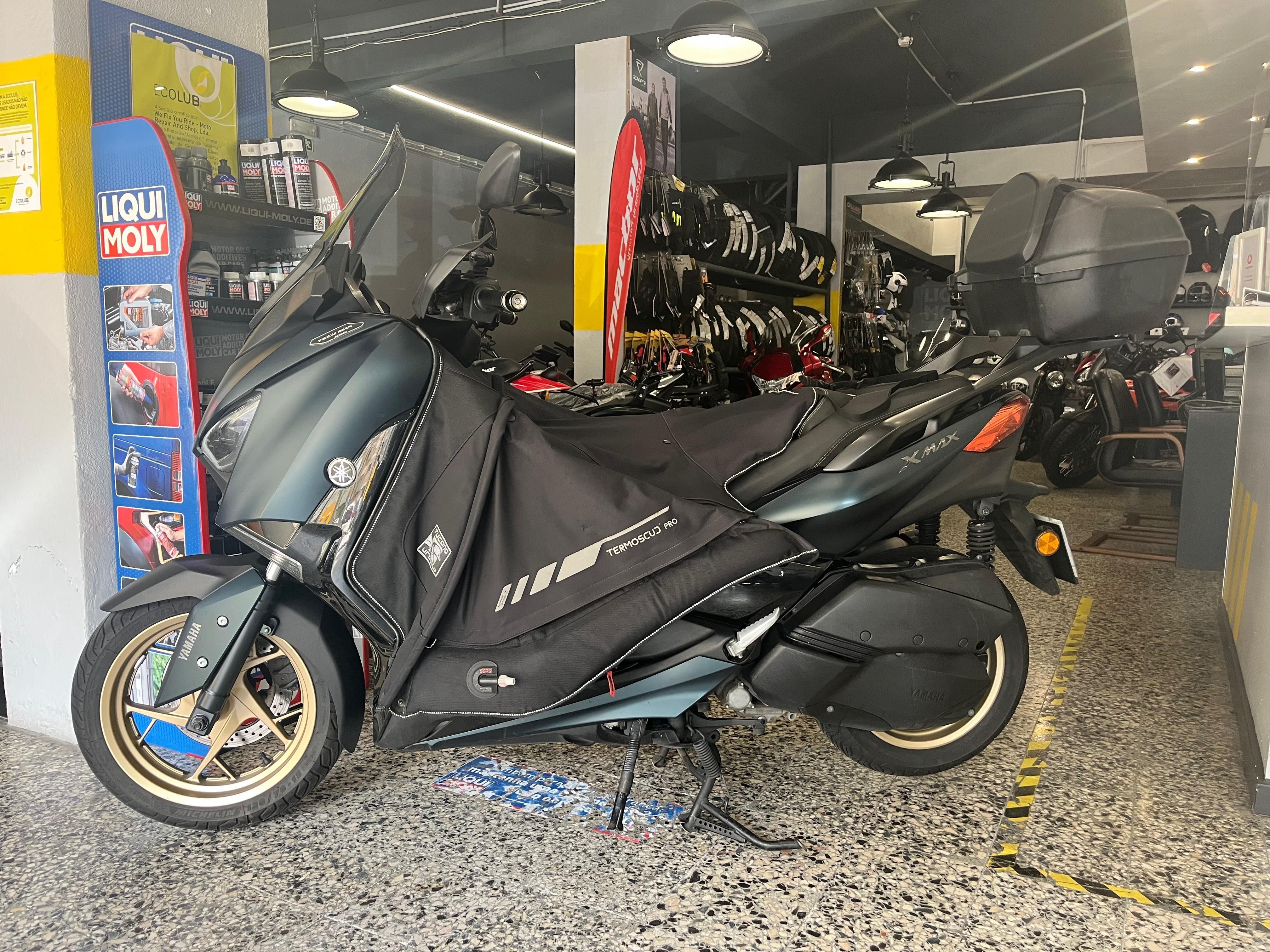 Yamaha X MAX de 2022 em Óptimo estado com Extras