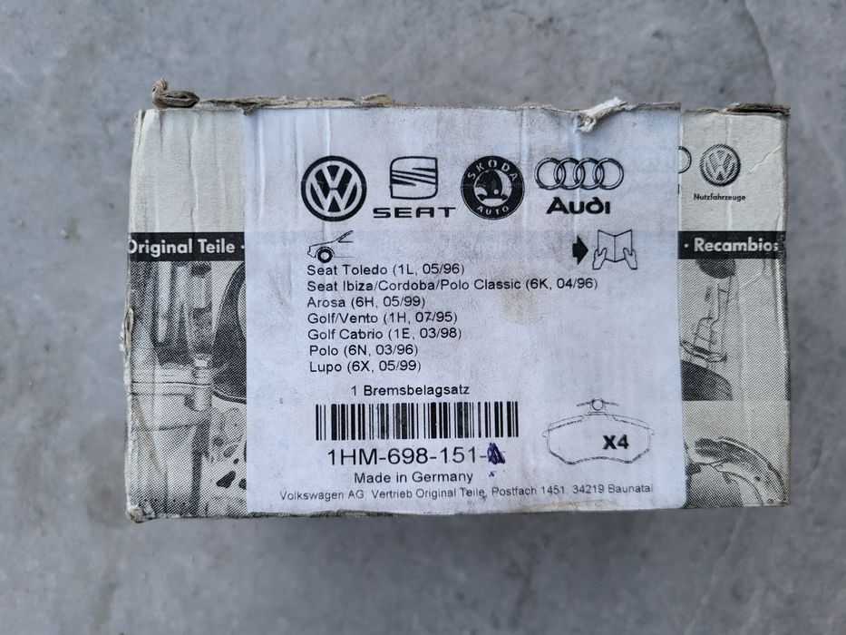 Klocki hamulcowe przód Audi A4, VW Golf III , Polo 6N - Oryginał