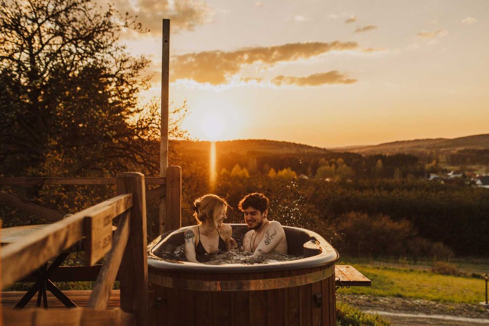 Jurta Dziki Jeleń z prywatnym jacuzzi i leśnym spa-Dzikolas glamping