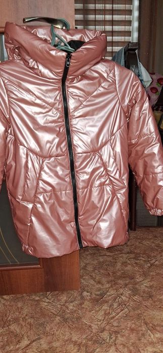 Дитяча куртка на дівчинку