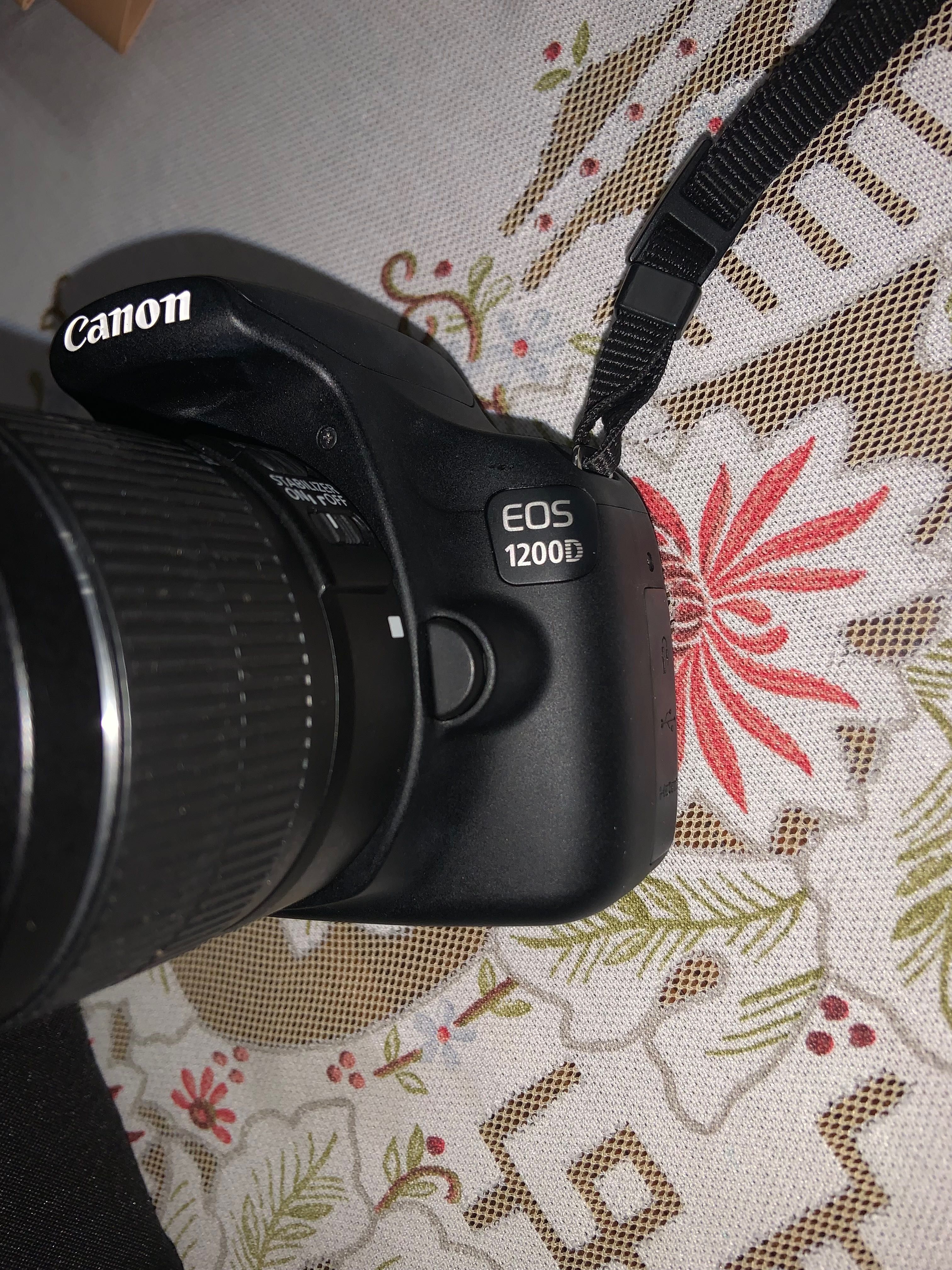 Canon EOS 1200D com acessórios