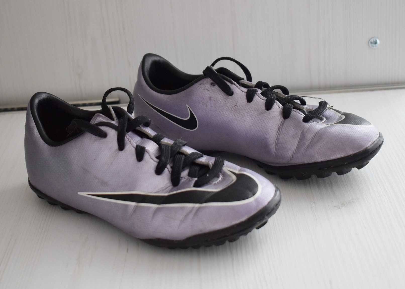 Sportowe buty 29,5 Nike piłkarskie halówki treningowe adidasy