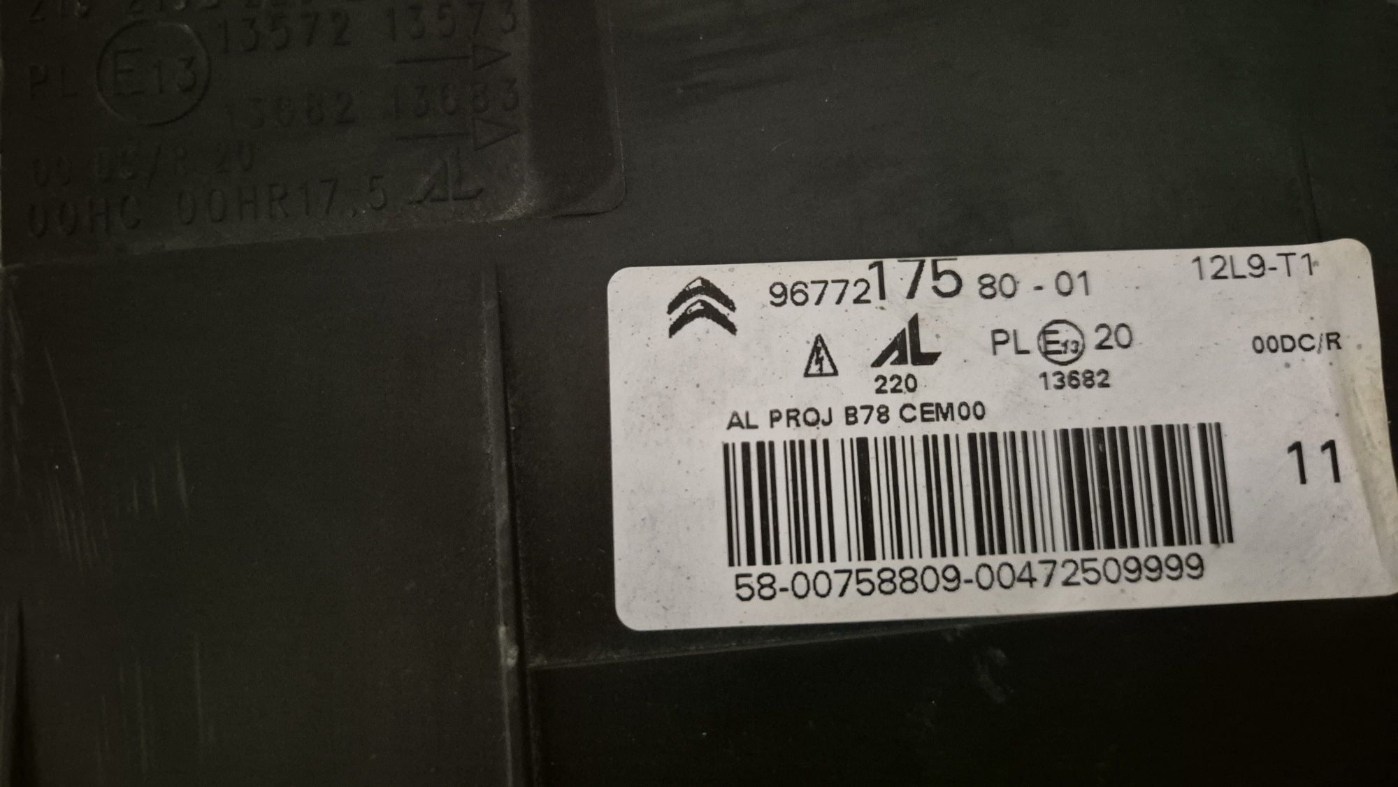 Lampa przednia Lewa CITROEN C4 GRAND PICASSO xenon kompletna