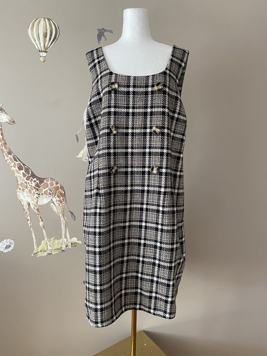 Sukienka na szelkach na zimę idealna na golf koszulę plus size