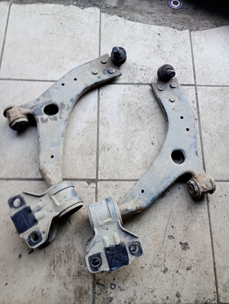 Wahacz przód prawy lewy przedni ford focus MK3 C-Max MK2