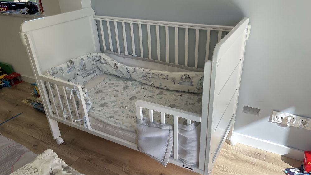 Łóżeczko Country Cot 120×60 z materacem, przewijakiem, szufladą +extra