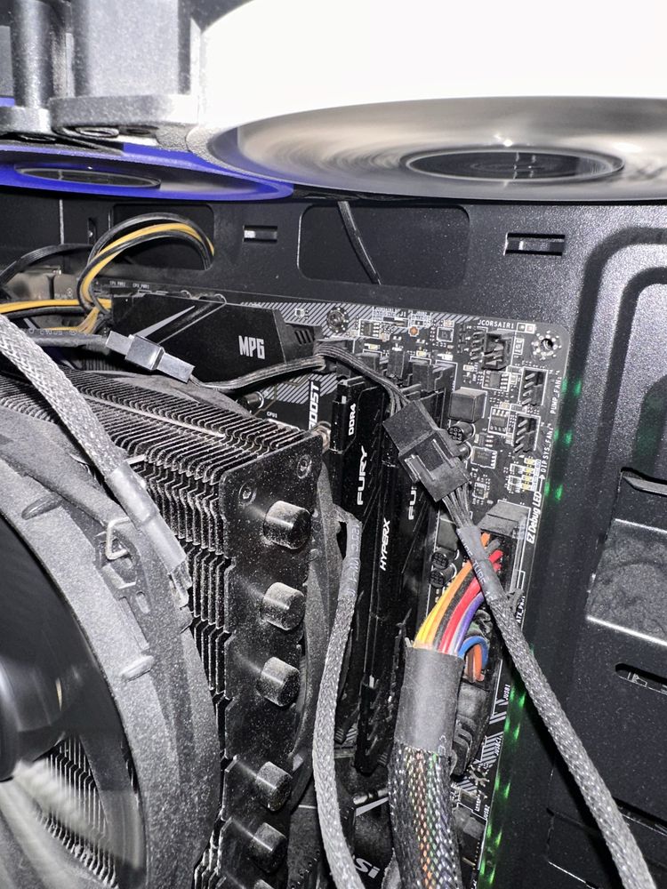 Опертивная память HyperX Fury DDR4-2400