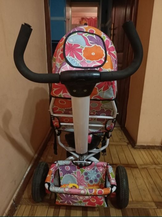 Велосипед дитячий з батьківською ручкою