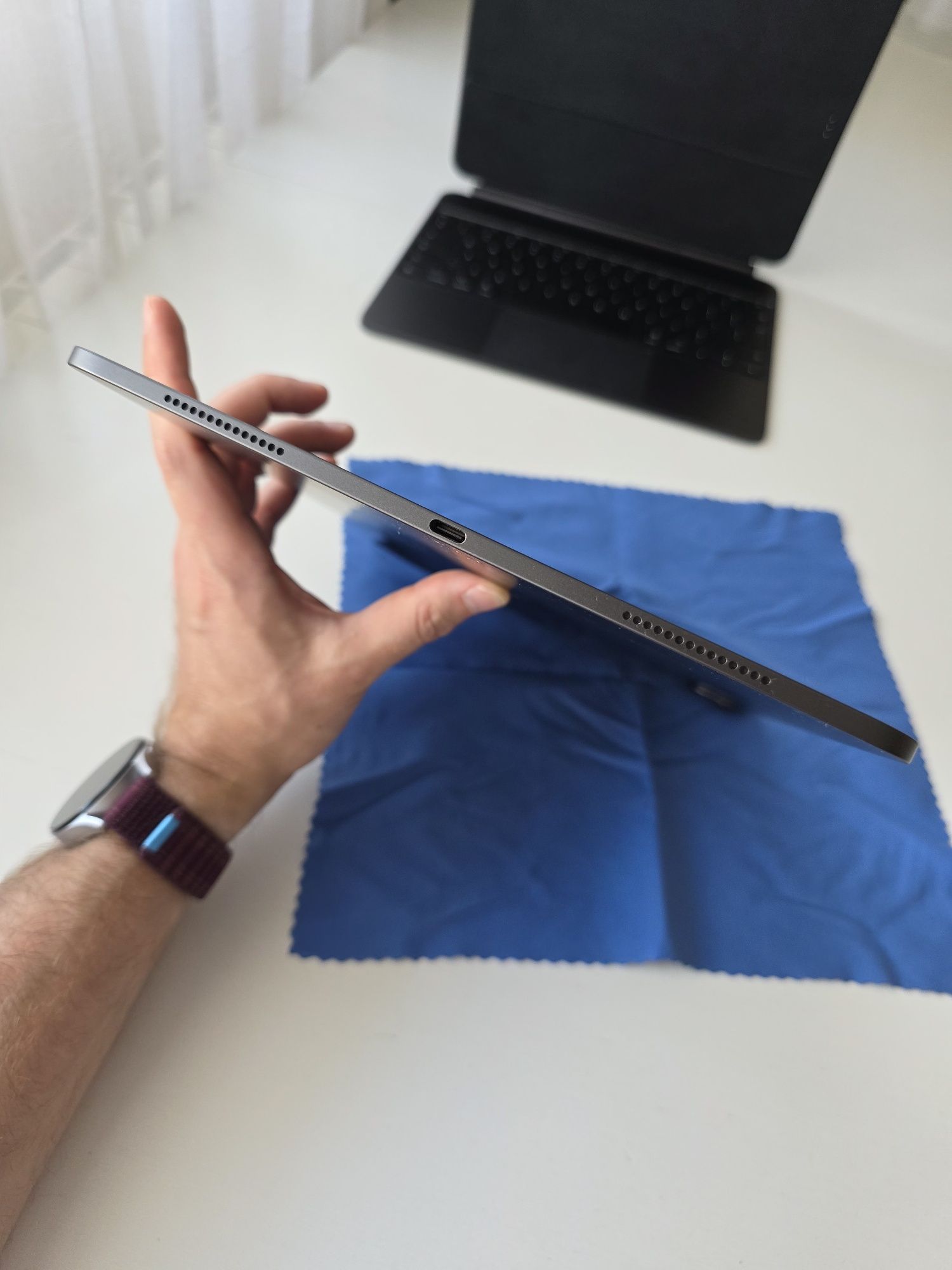 ZESTAW iPad Pro 13" M4 256GB Wi-Fi + Magic Keyboard | Gwiezdna Czerń