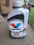 Olej valvoline okolo 800ml  5 w 50