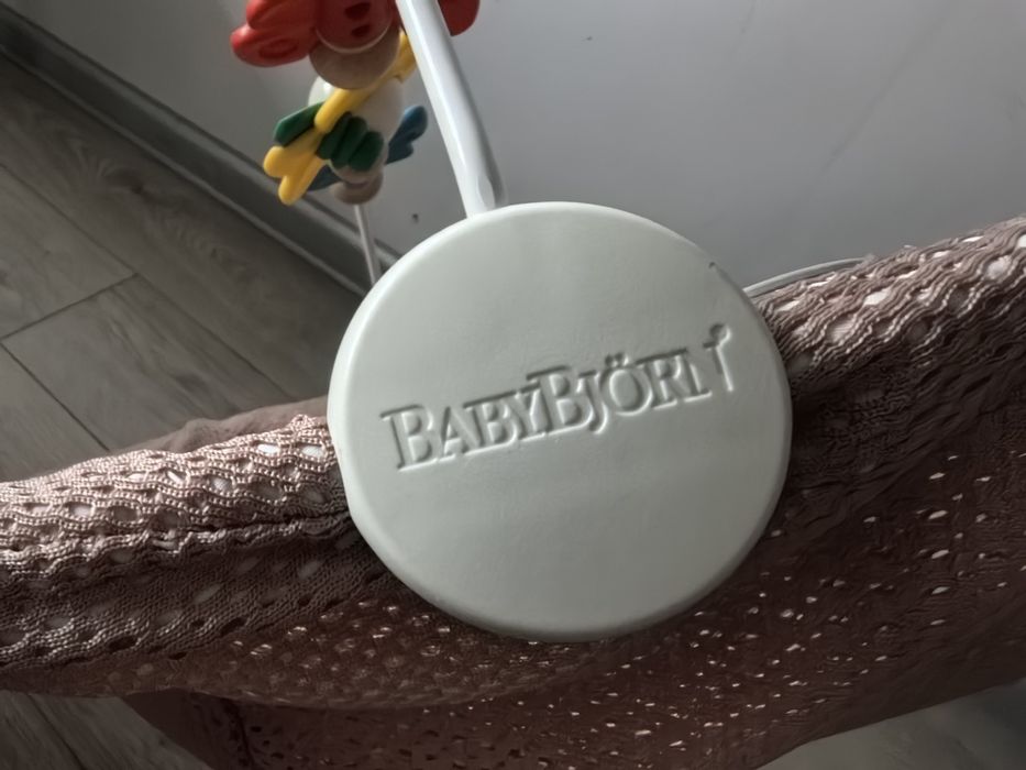 BabyBjörn Pałąk do bujaczka z zabawkami Flying Friends zabawka bujaka