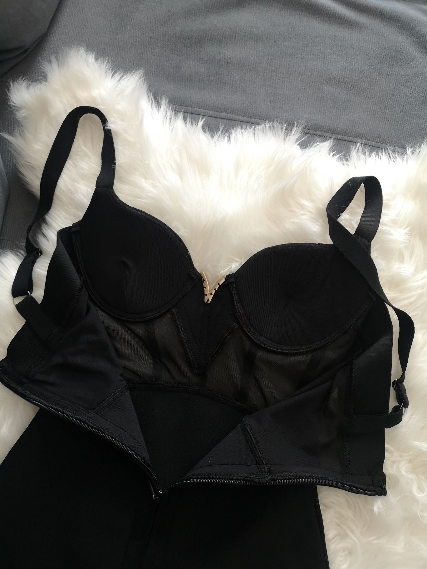 Czarna bandazowa bandage sukienka obcisla push up midi