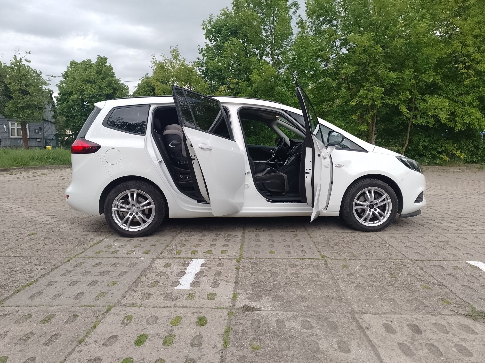 Opel Zafira 2017 1.6 CDTI wersja 7 osobowa