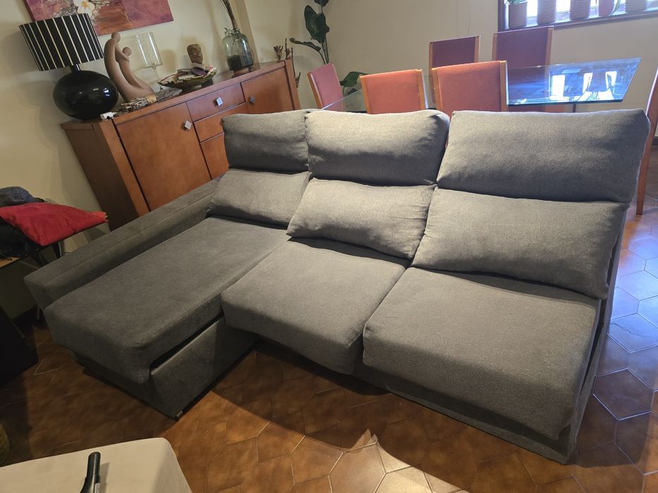 Mesa em vidro com 6 cadeiras