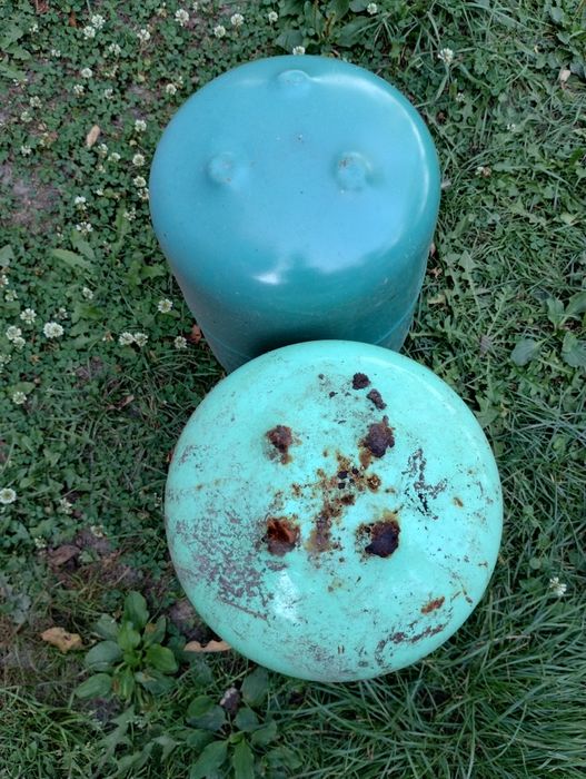 Продам 2  балони