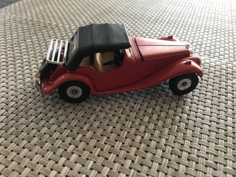 Модель автомобіля 1/43