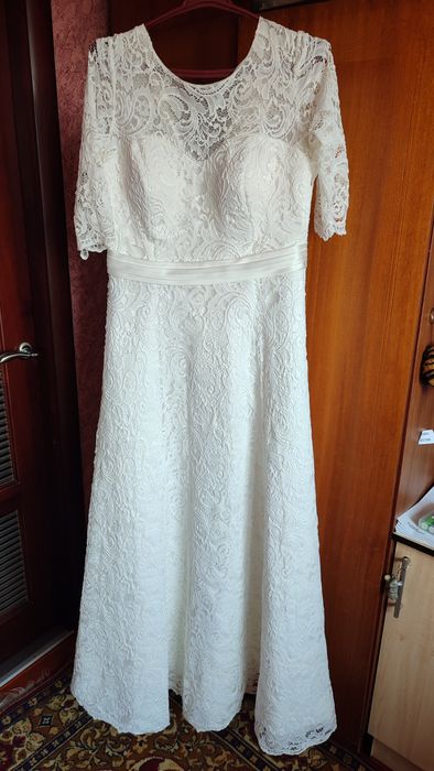 Мереживна весільна сукня