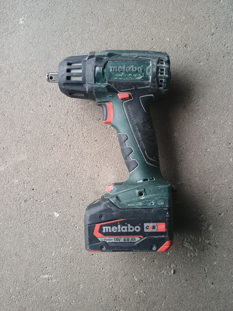 Klucz udarowy Metabo SSW 18 LTX 400 BL + Aku 18 V li-ion