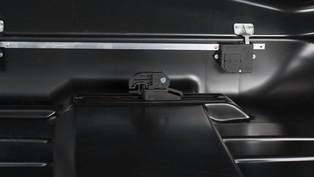 Box dachowy Taurus Xtreme 400 czarny matowy I Doradztwo i montaż