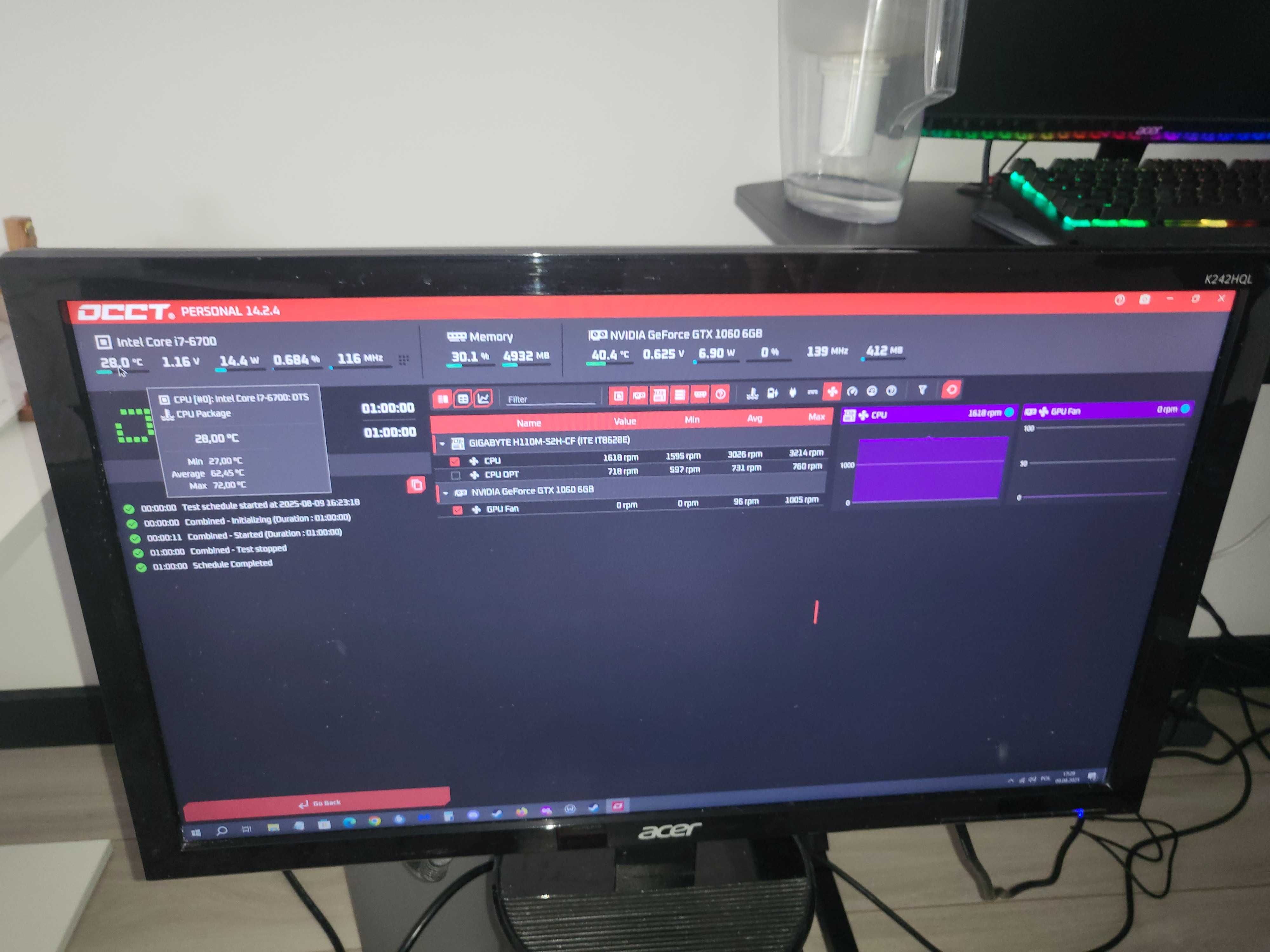 Komputer GTX z monitorem