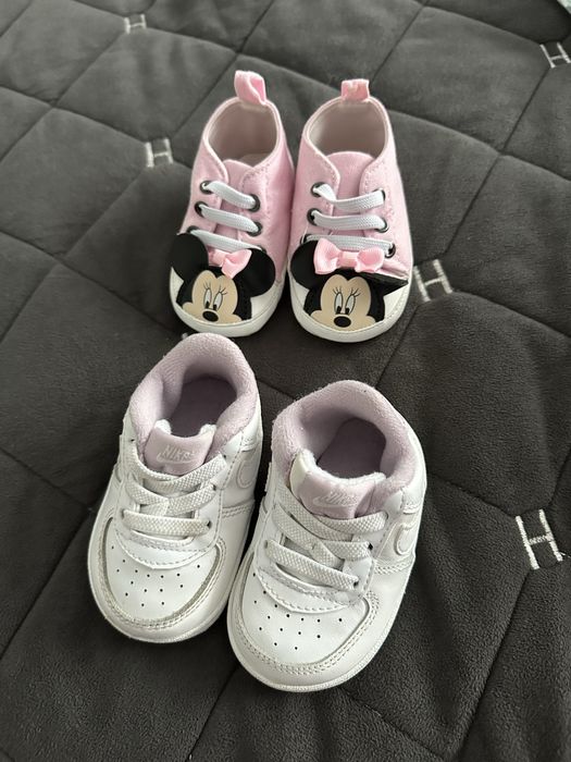 Кросівки для найменших