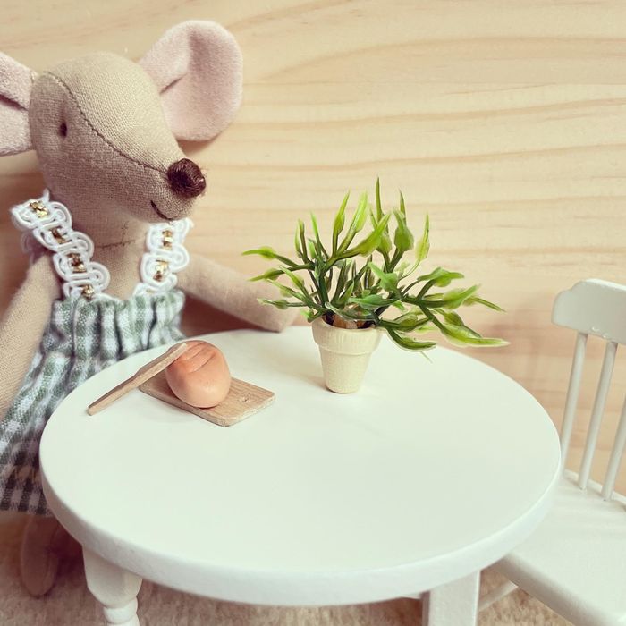 Roślinka w drewnianej doniczce dla myszek maileg do domku barbie