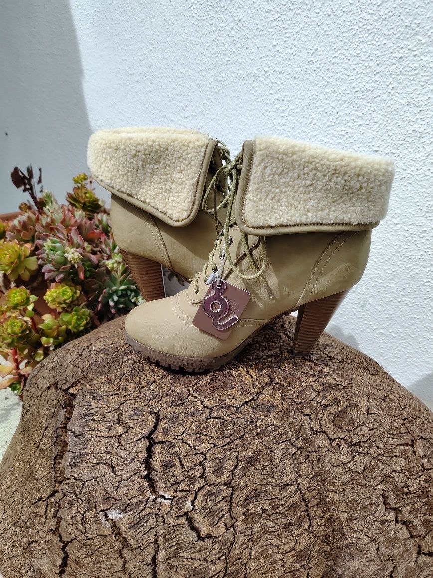 Botins camel novos