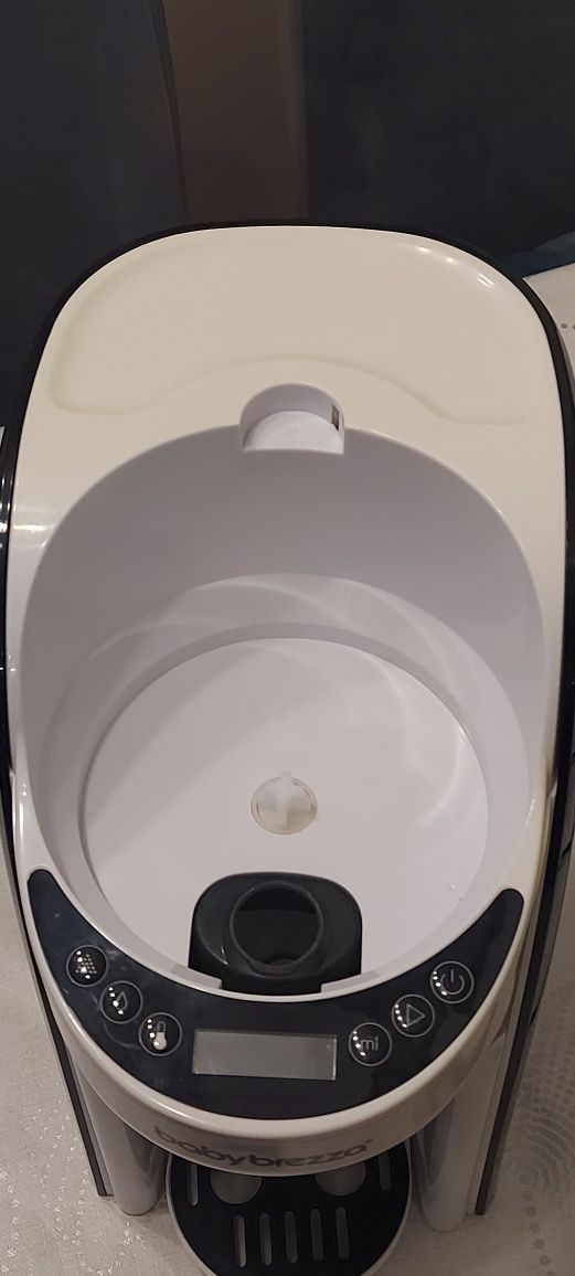Ekspres do mleka modyfikowanego Baby Brezza