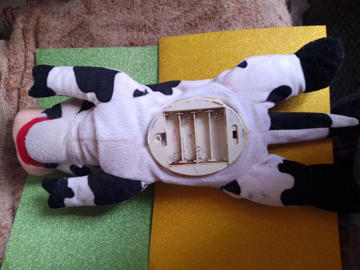 дитяча іграшка корова